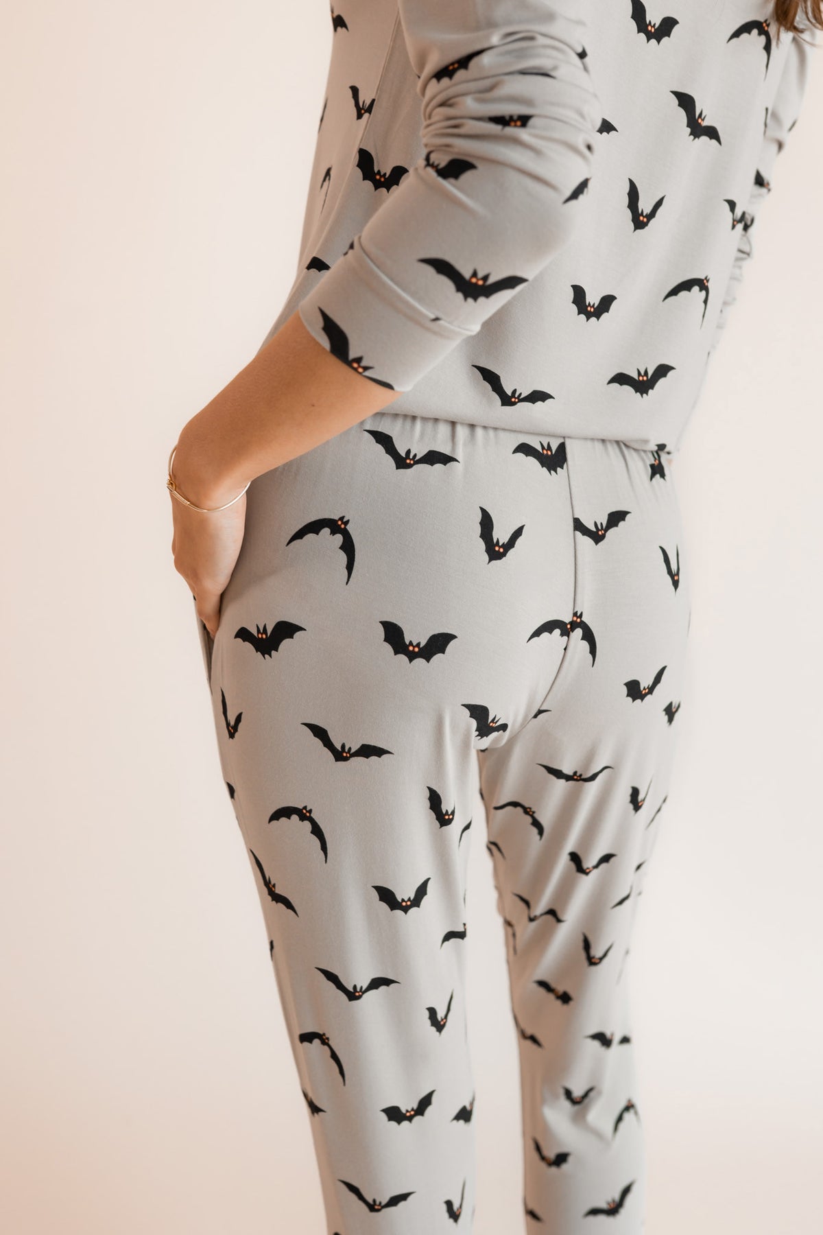 Back side of Modal wearing Women's Jogger Pajama Set in Bats print on a white background