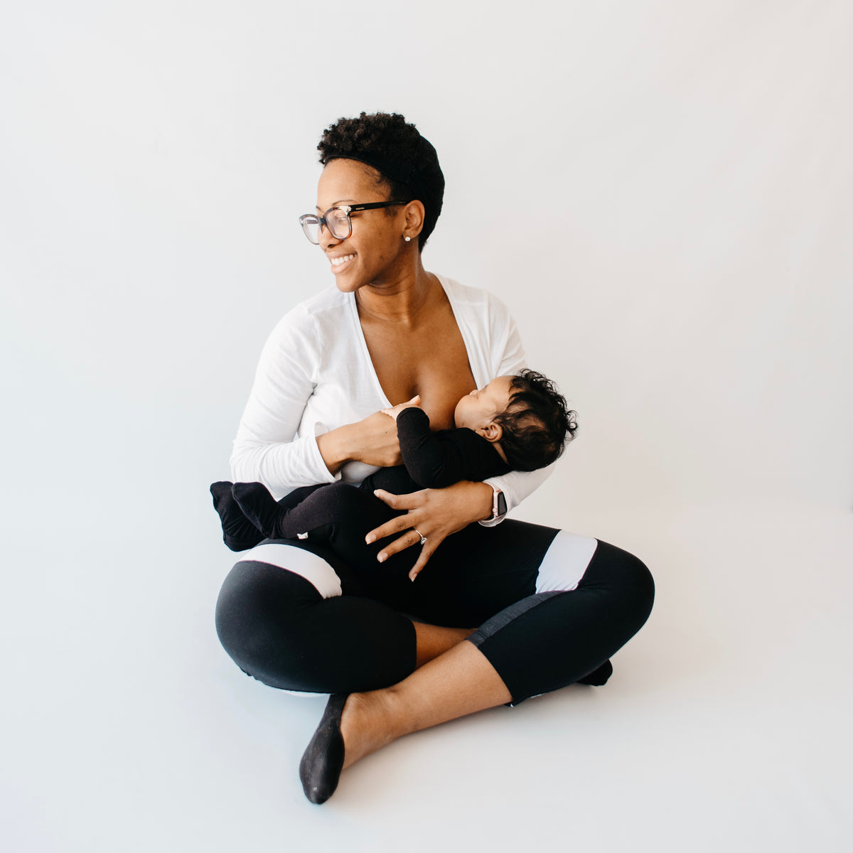 Newborn Feeding Schedule: Feeding on Cue & Responsive Feeding