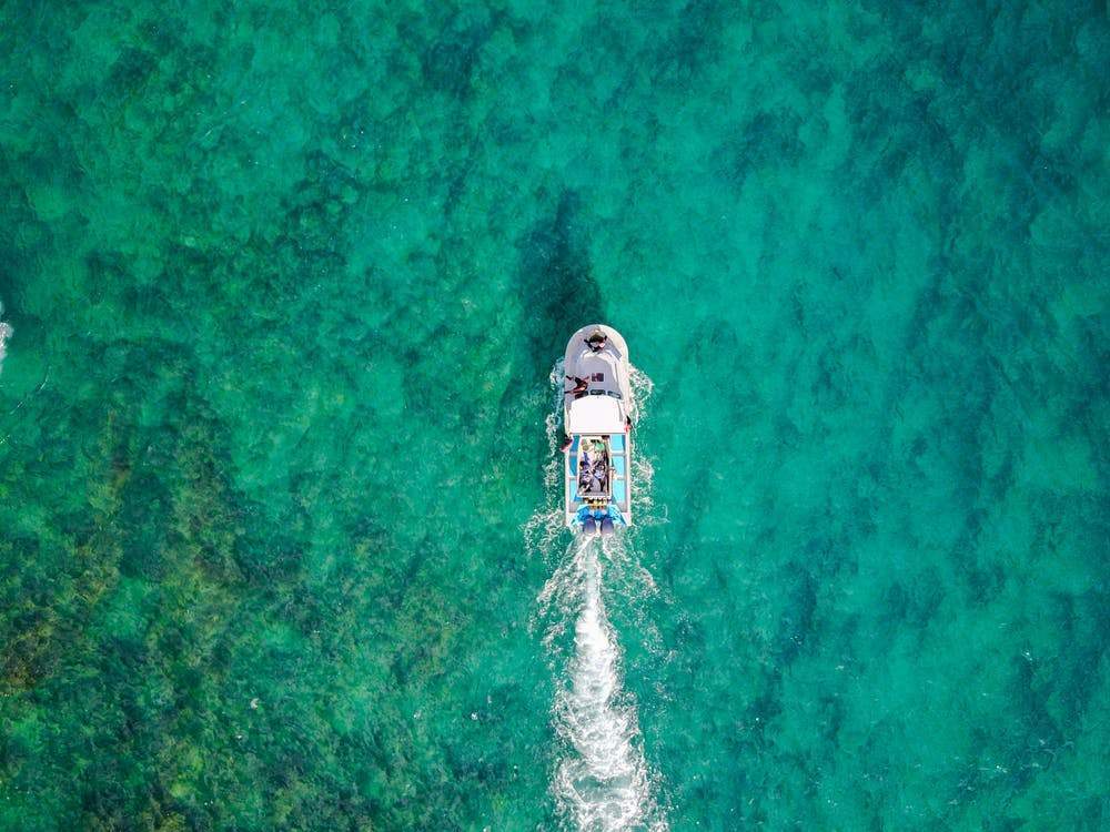 Boating with Kids- 5 Safety Tips