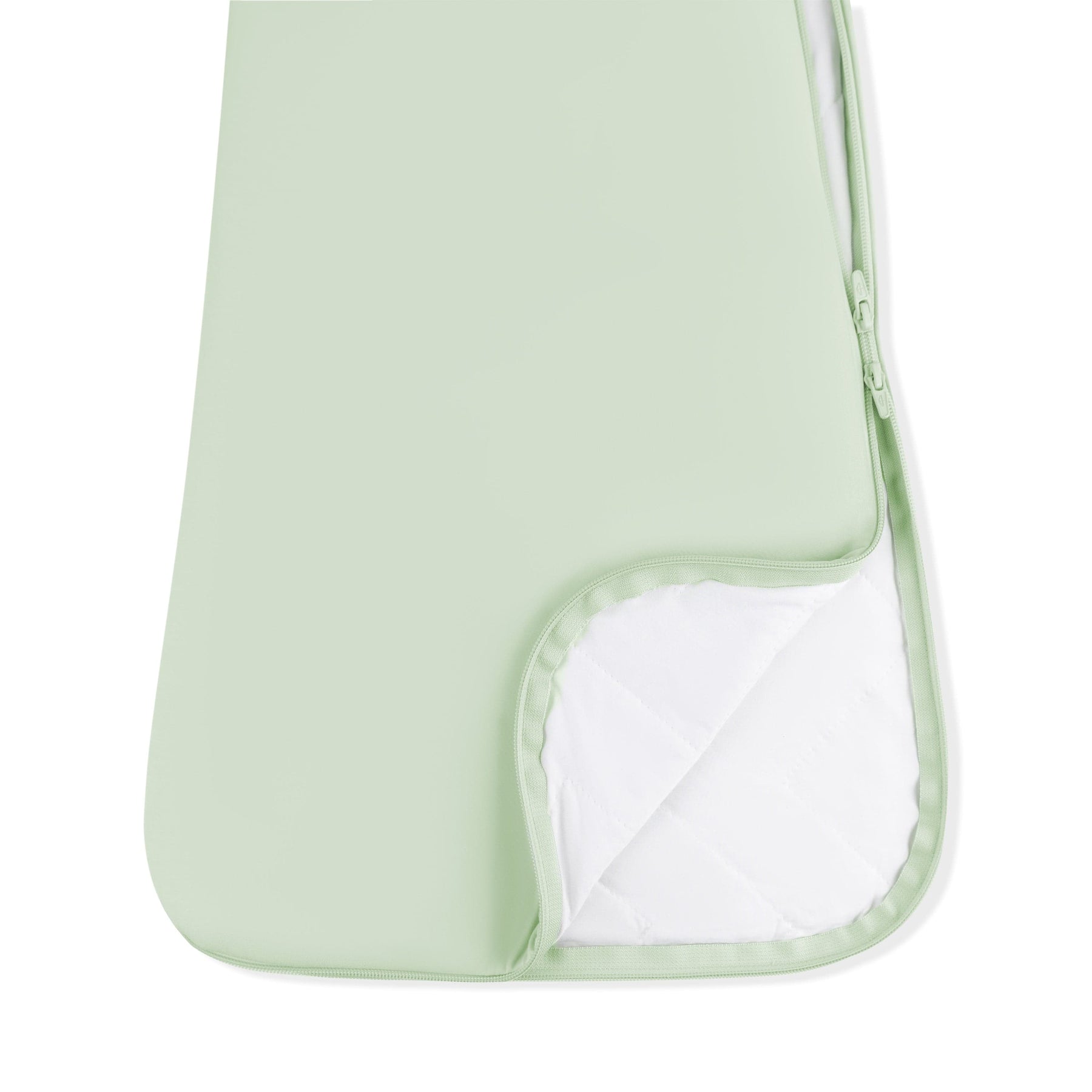 Double zipper shown on the Sleep Bag in Basil 1.0