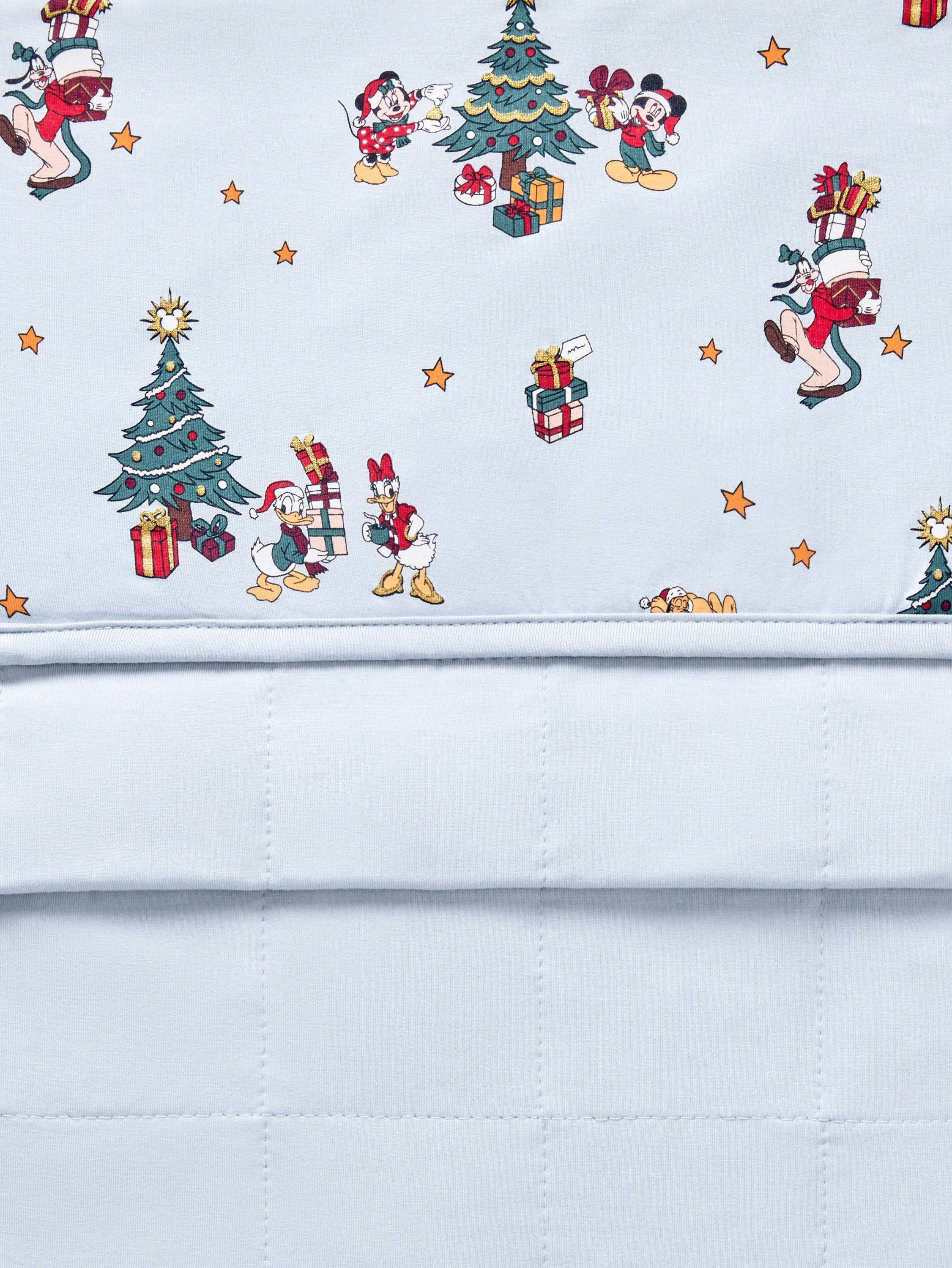 Front and back side Toddler Blanket in Mickey & Friends Christmas 1.0 print 
