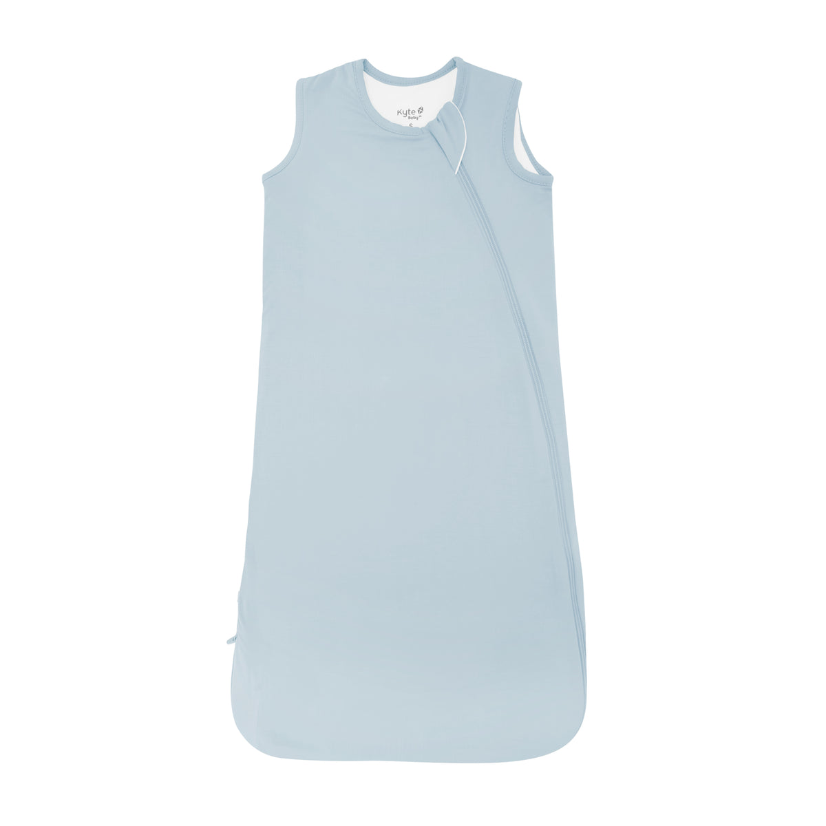 Flat Lay photo of the 0.5 Tog Sleep Bag in Fog