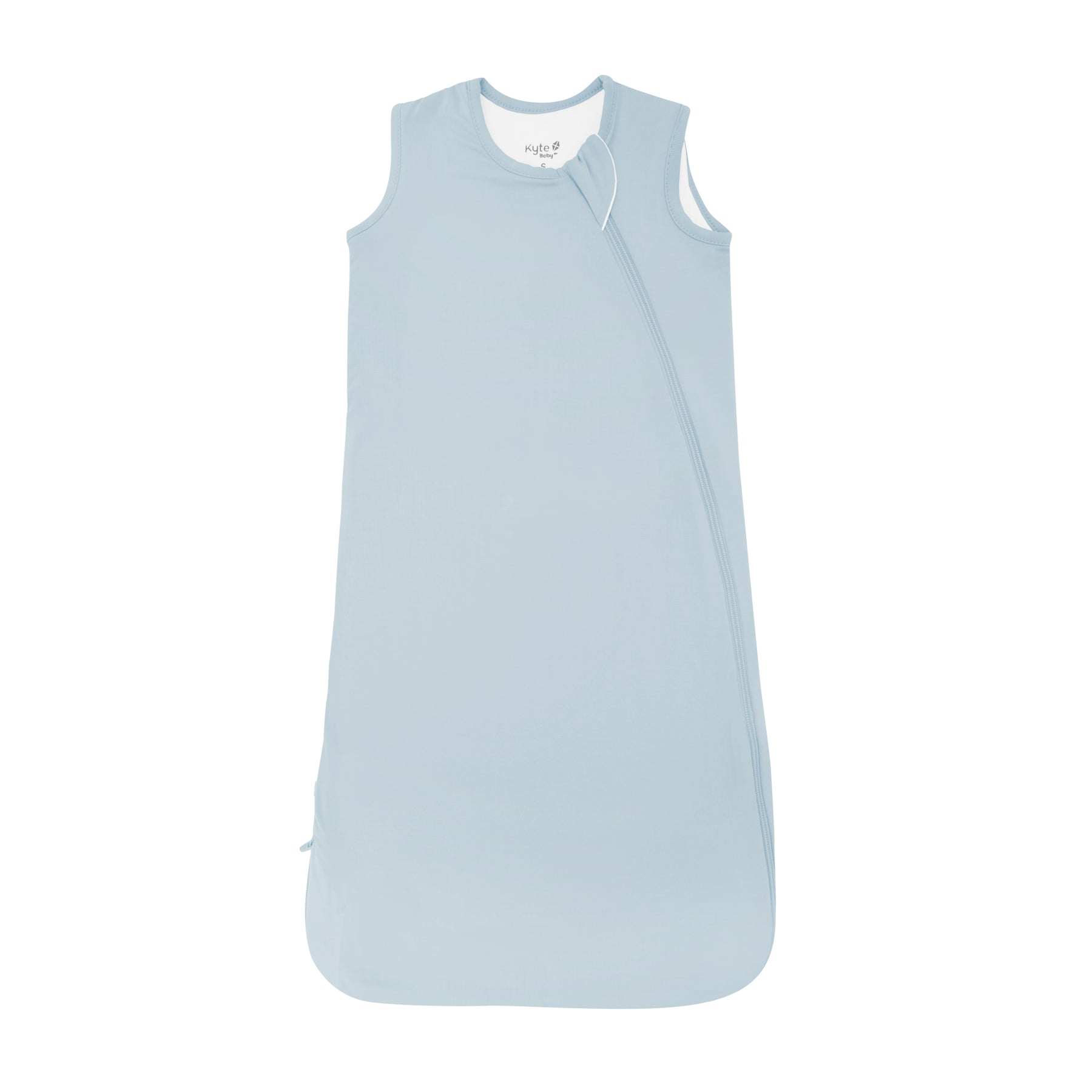 Flat Lay photo of the 0.5 Tog Sleep Bag in Fog