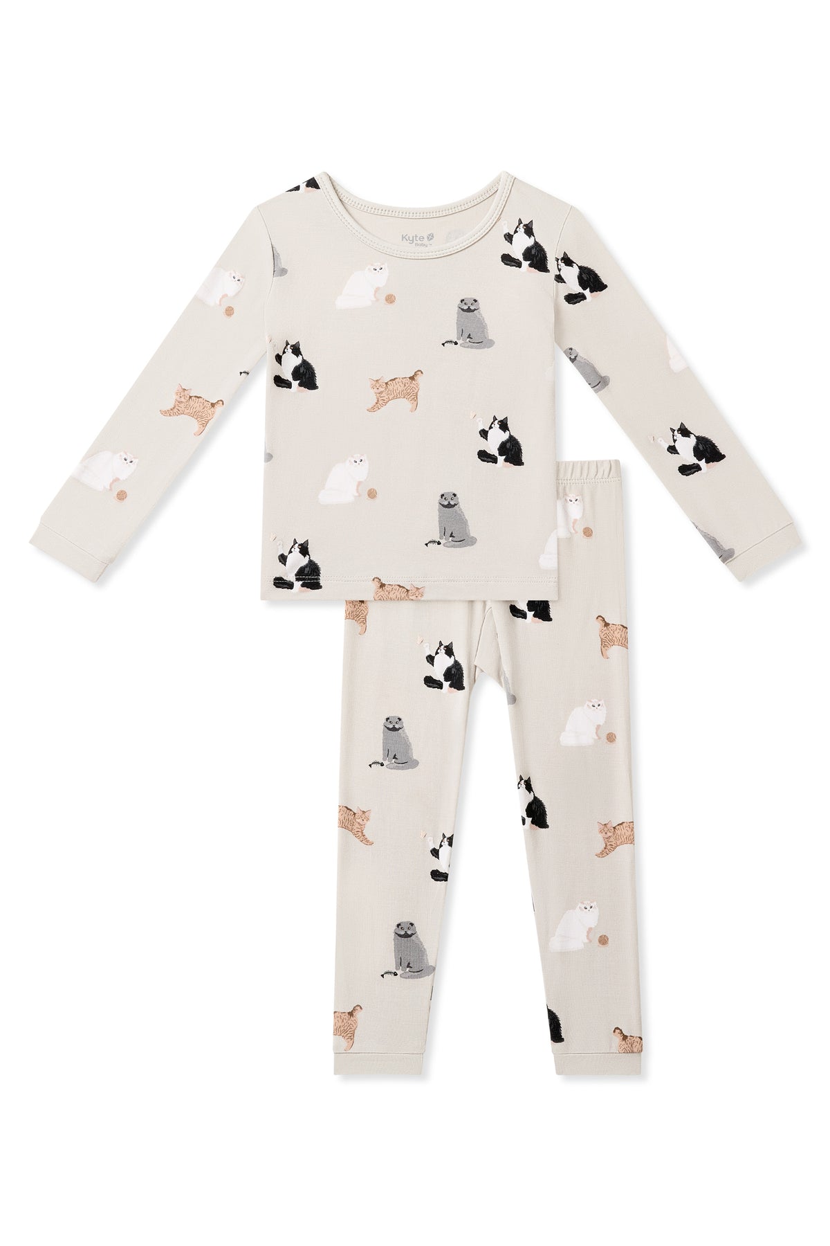 Long Sleeve Pajamas in Fluffy Cat on a white background