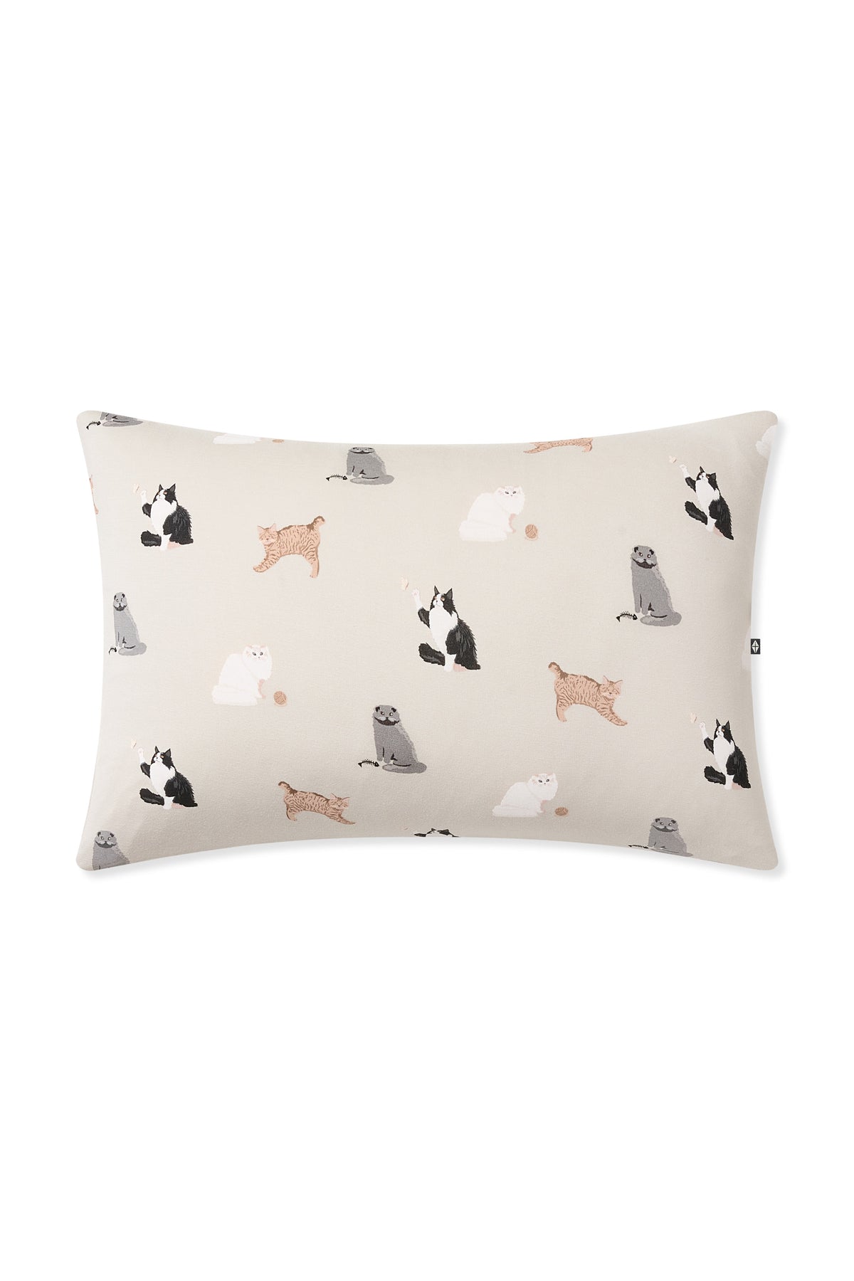 Front of the Standard Pillowcase in Fluffy Cat