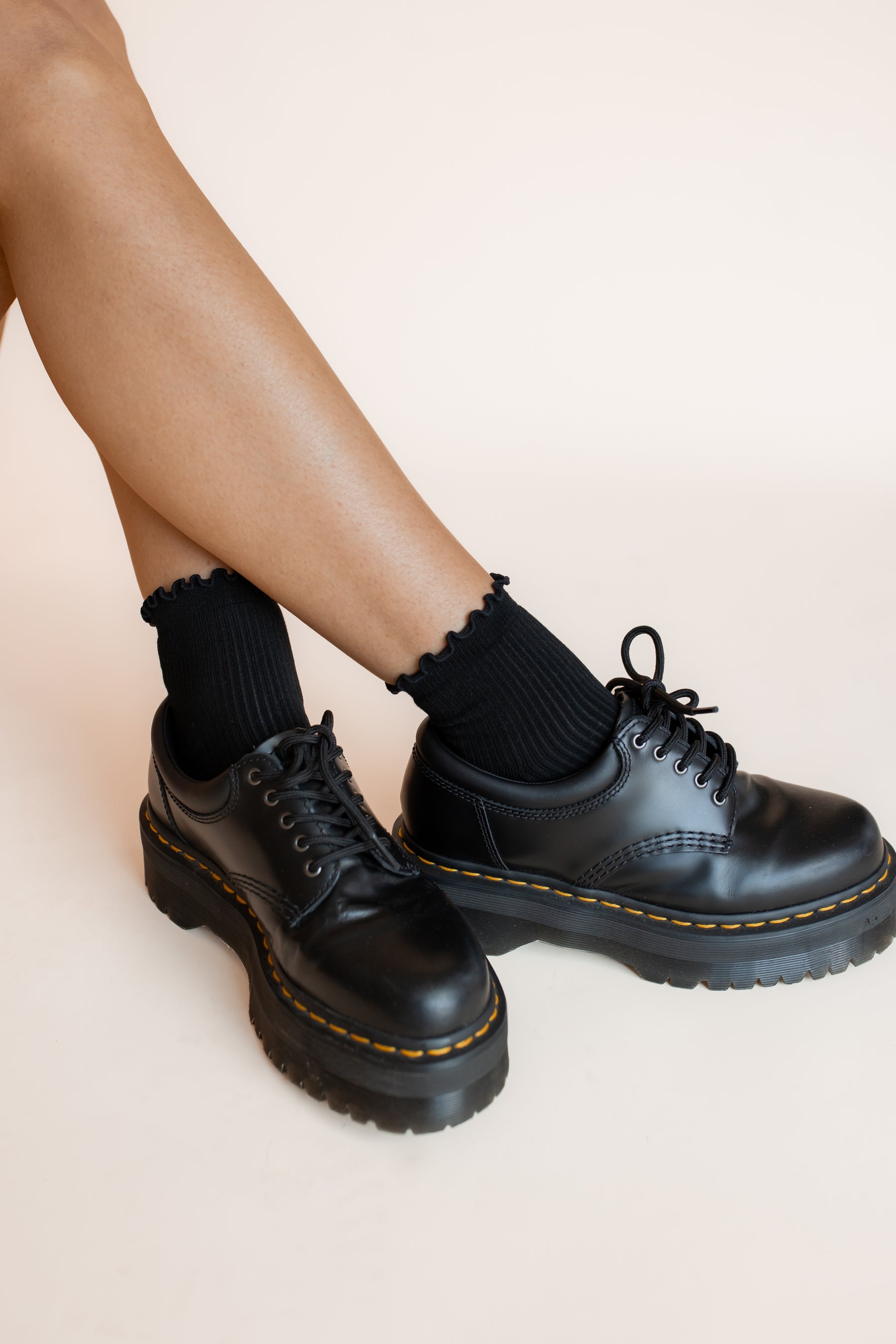 Women's Ruffle Socks in Midnight