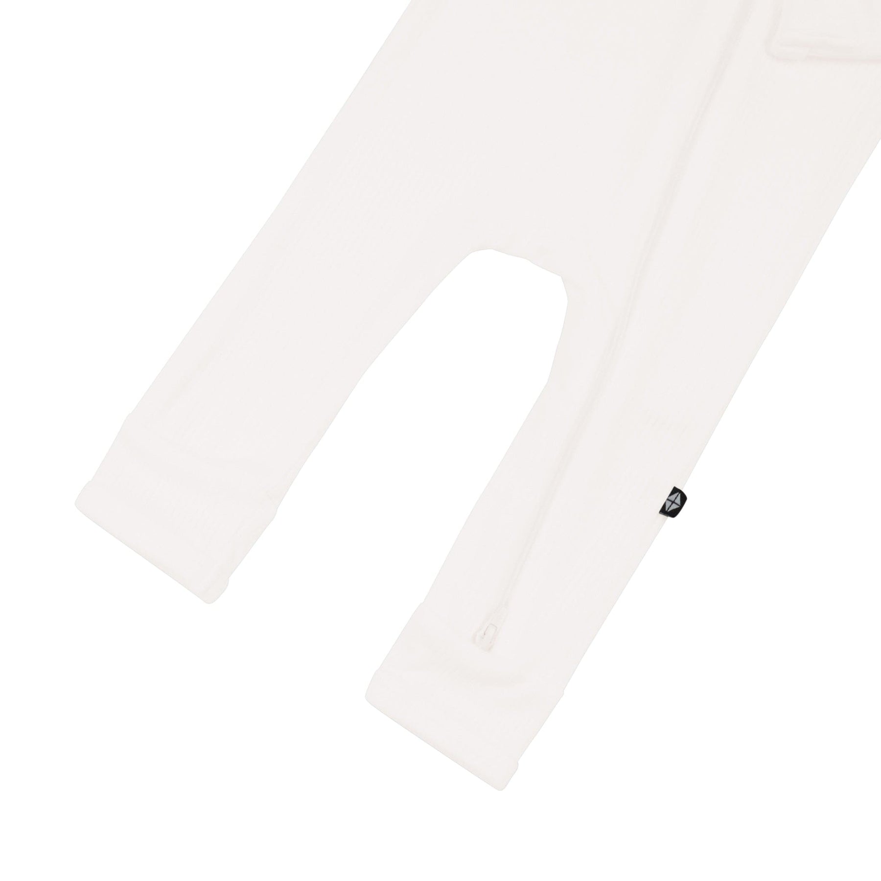 Open feet on Kyte Baby Ribbed Zippered Romper in Cloud