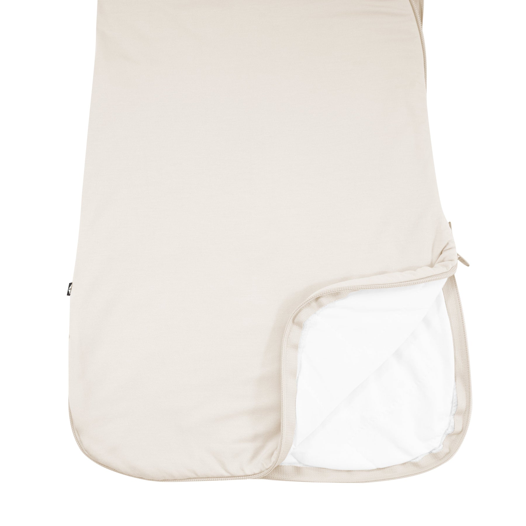 Close up double zipper on Kyte Baby  Sleep Bag in Oat 1.0