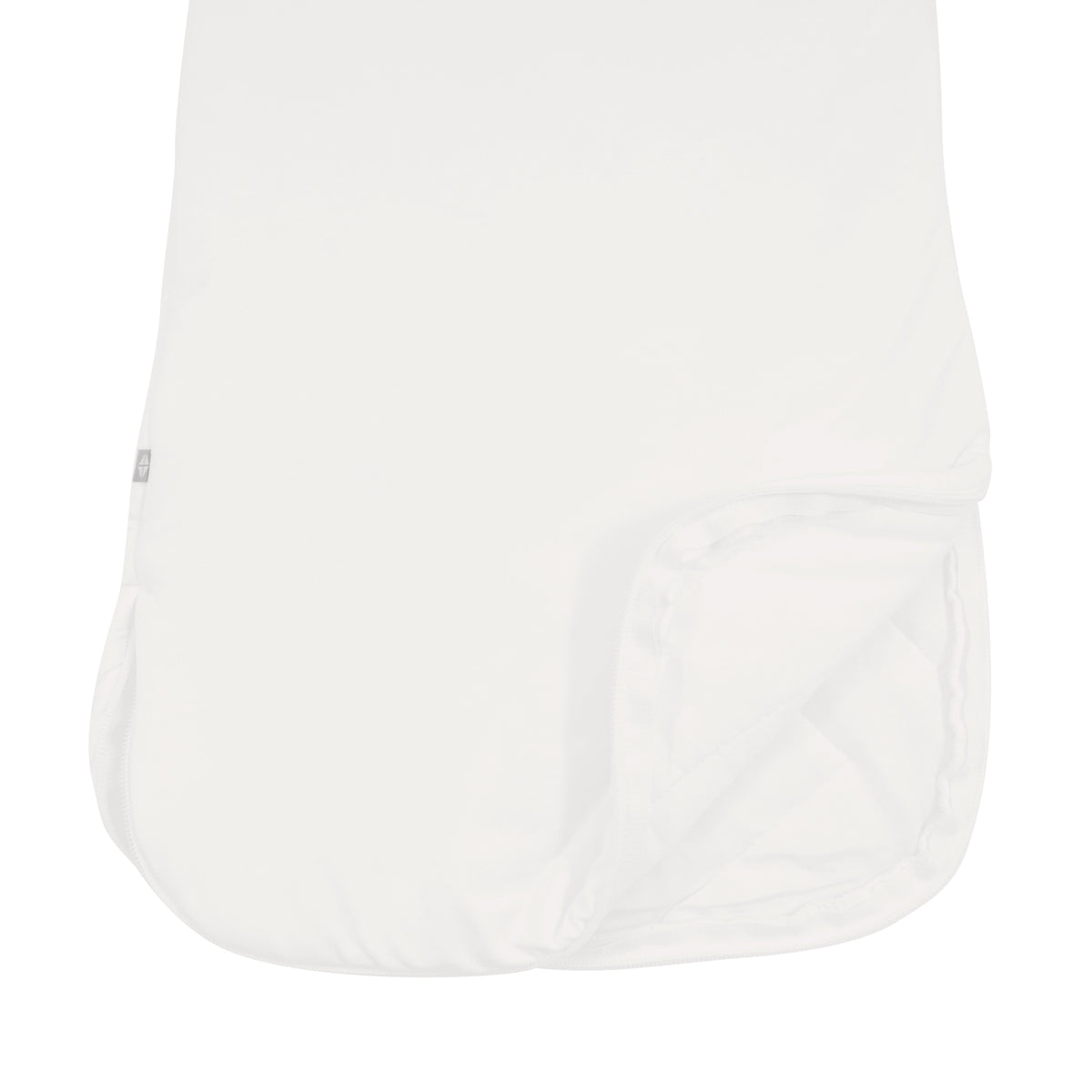 Dual zipper being displayed on Kyte Baby  Sleep Bag in Cloud 2.5 
