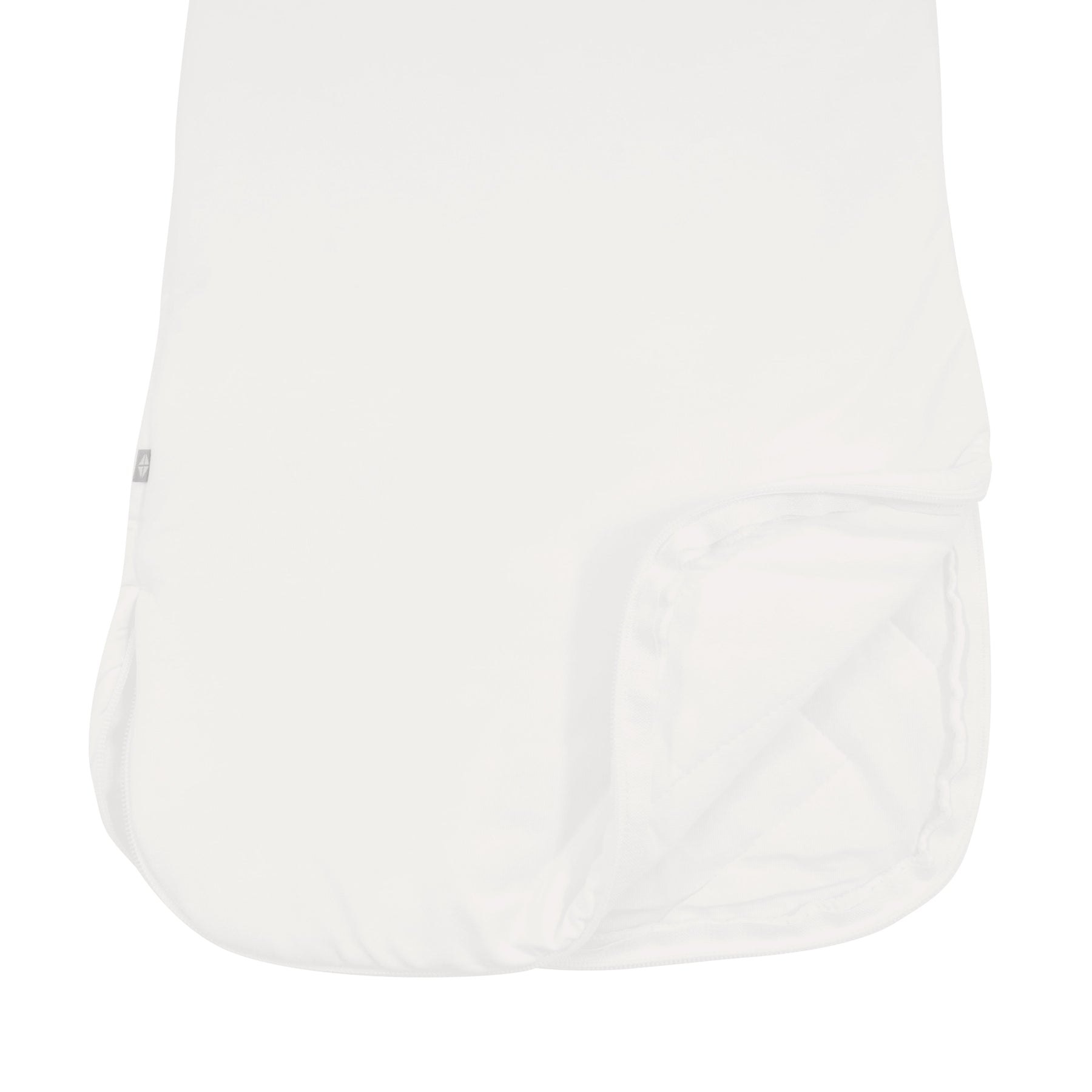 Dual zipper being displayed on Kyte Baby  Sleep Bag in Cloud 2.5 