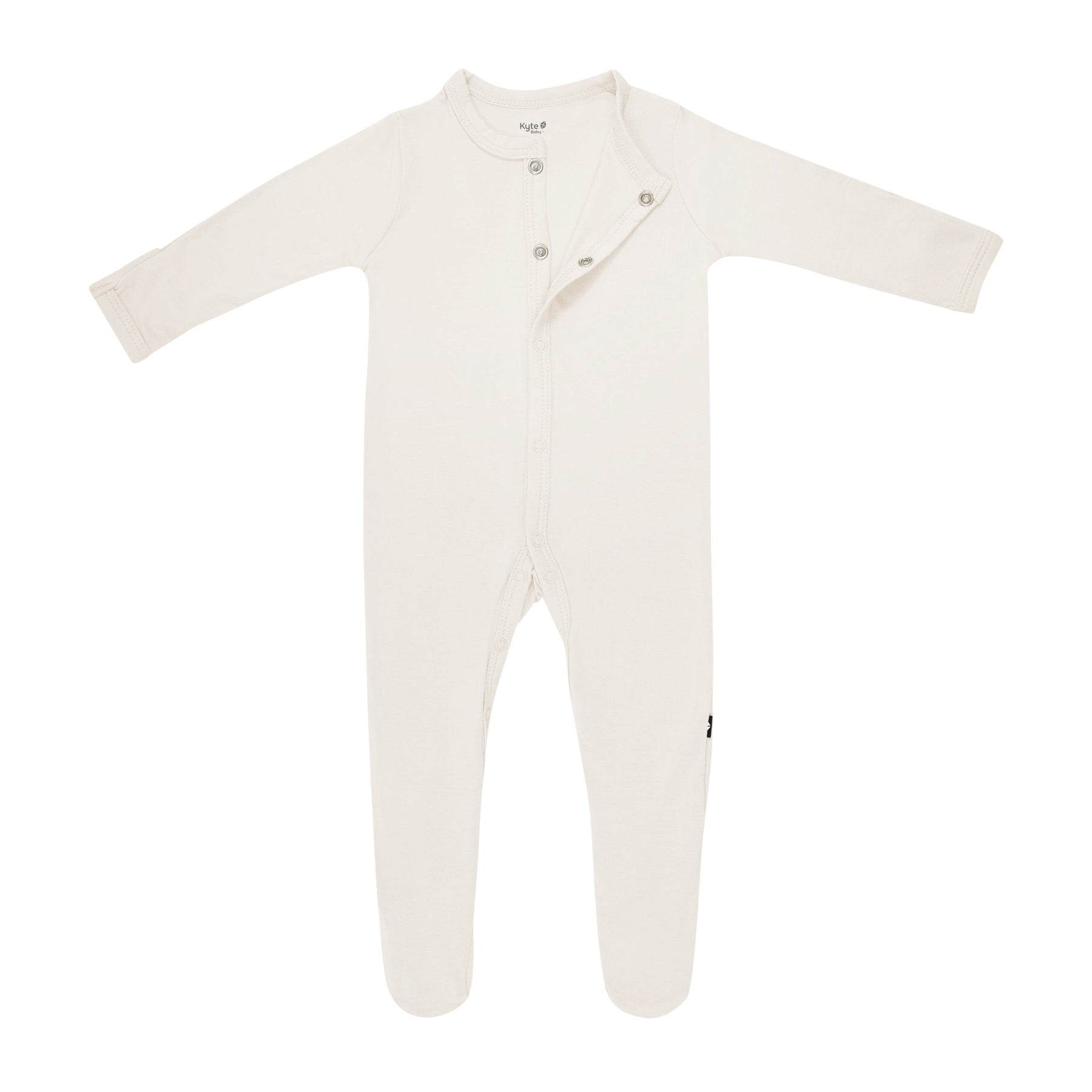 Snap closure on Kyte Baby Footie in  Oat