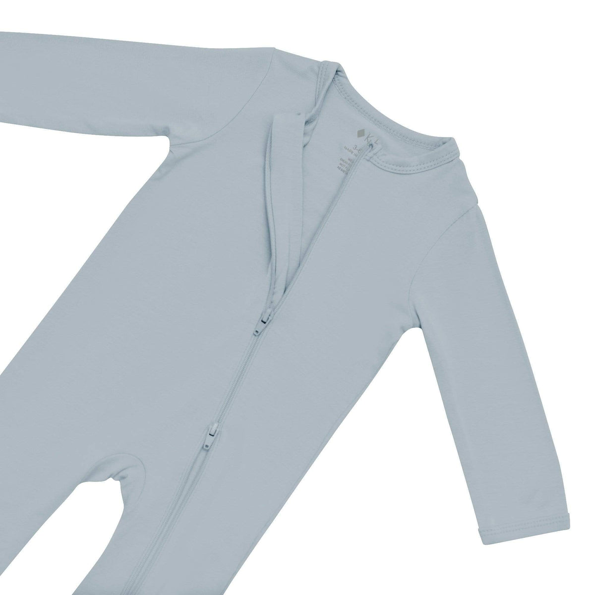 Double zipper on Kyte Baby Zippered Romper in Fog