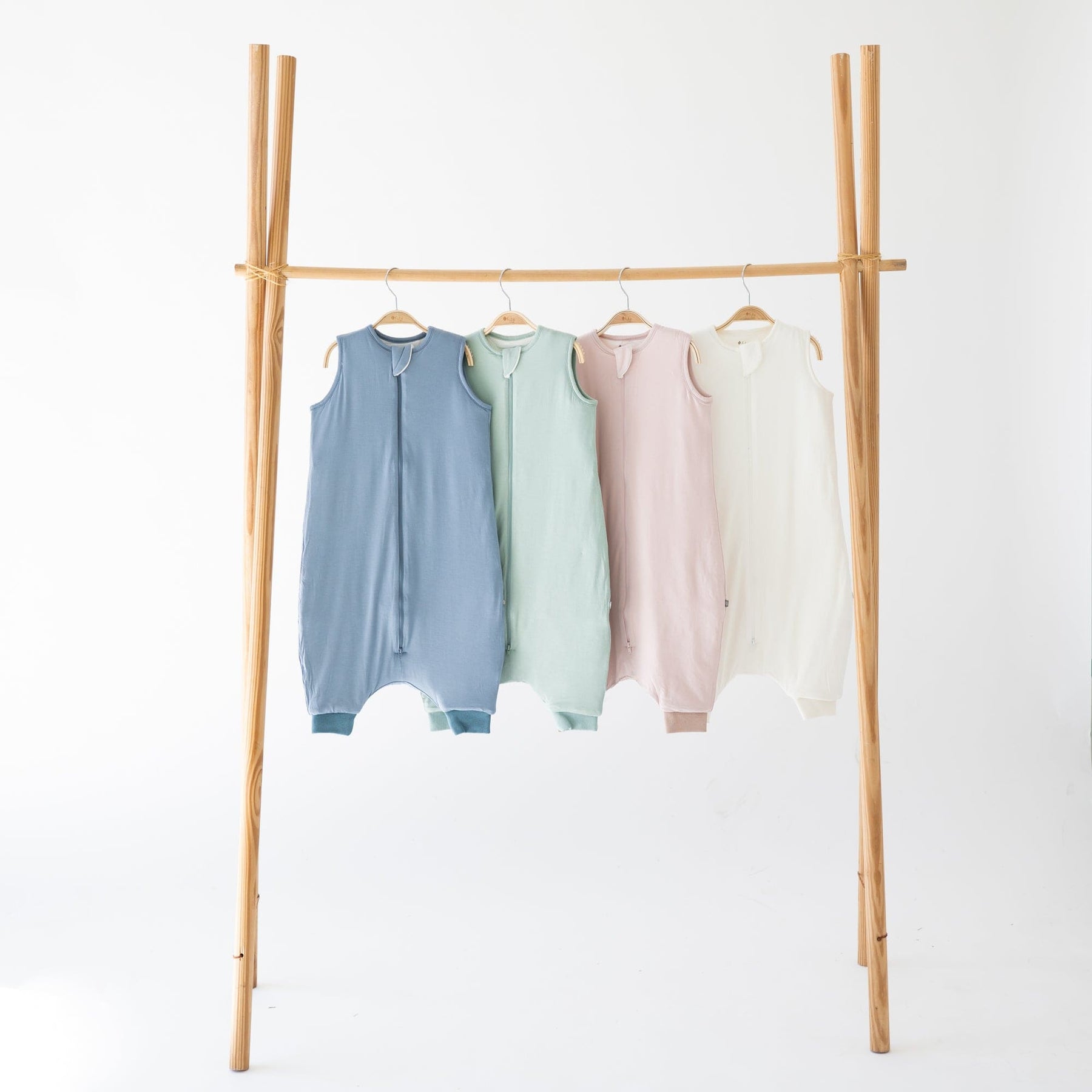 Core colors of Kyte Baby sleep bag walker 2.5 on rack