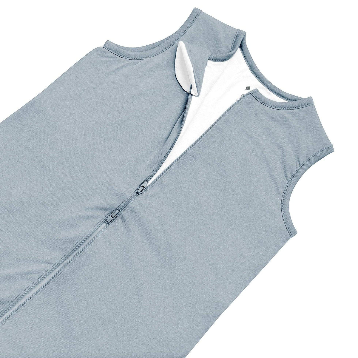 Unzipped dual zipper on Kyte Baby Sleep Bag Walker in Fog 1.0