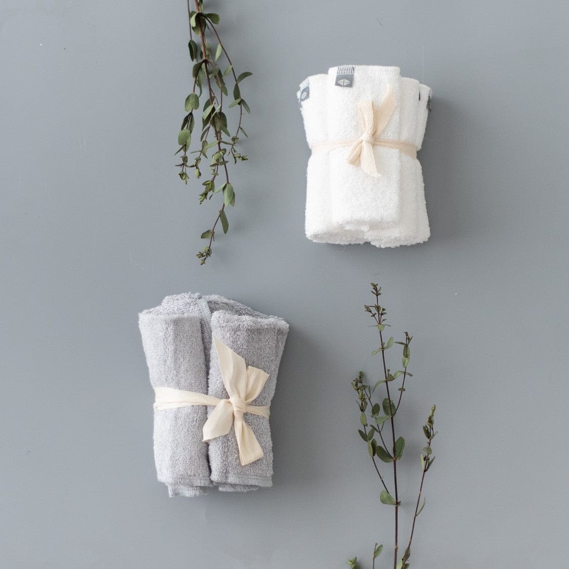 Kyte Baby bamboo Terry Washcloth sets in Cloud white and Storm gray